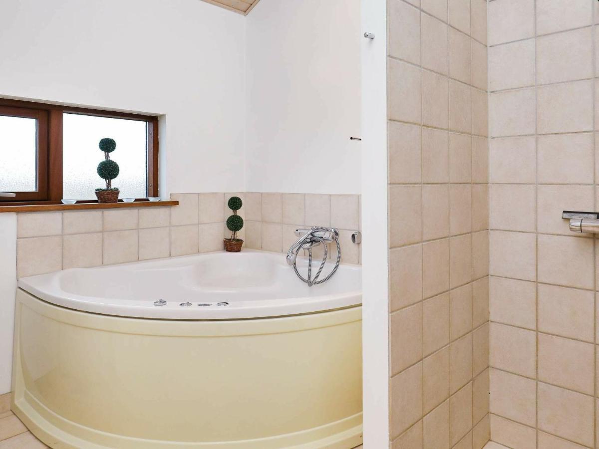 Three-Bedroom Holiday Home In Ulfborg 27 Thorsminde Extérieur photo